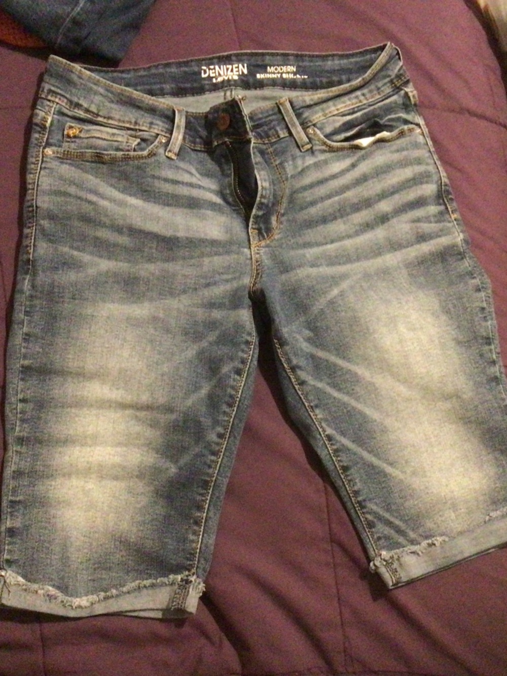 Preowned Denizen From Levi’s Mordern Skinny Shorts Size 6